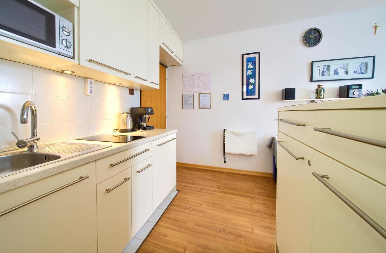 Studio Apartment Vesna クルク エクステリア 写真