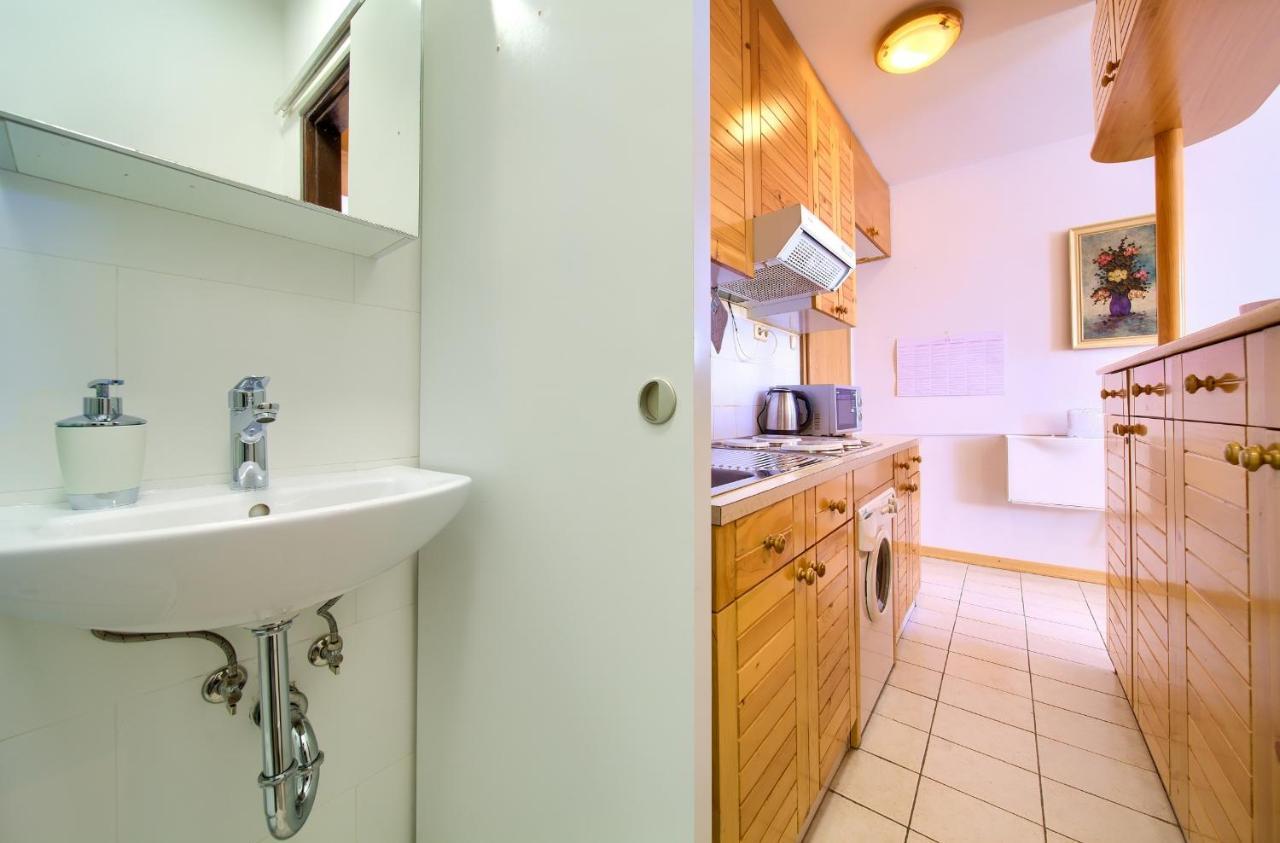 Studio Apartment Vesna クルク エクステリア 写真