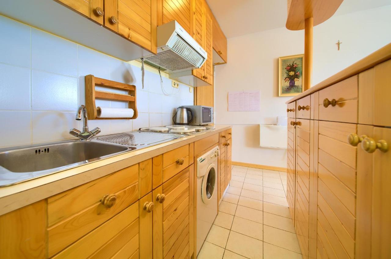 Studio Apartment Vesna クルク エクステリア 写真